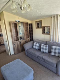 Weeping Willow - 3 bedrooms with decking sleeps 8 - 9