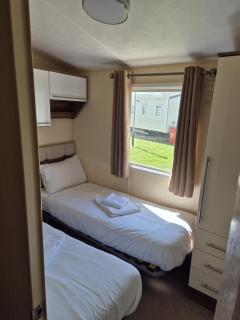 Weeping Willow - 3 bedrooms with decking sleeps 8 - 3