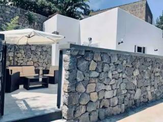 Ischia-Forio-Punta Caruso-La Grille du coq-villa 1 il prezzo della villa è riferito all'intero alloggio con il limite delle persone previste n 4 - Ischia - 0
