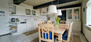 Thatched House On A Warft Near Schlüttsiel - 7