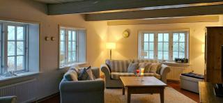 Thatched House On A Warft Near Schlüttsiel - 4