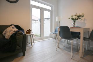 Comfortable End-Terrace - 3 Bedrooms, Sofa Bed - 9