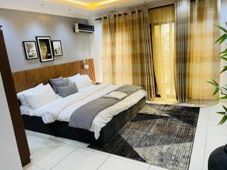 Luxury 2 Bedroom Apartment Modern Living - 9