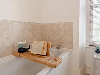 Pembroke Lake House - 9