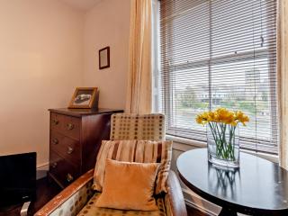 Pembroke Lake House - 8