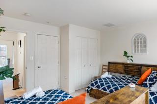 Spacious Washington, D.C. Rowhome w/ free parking! - 1