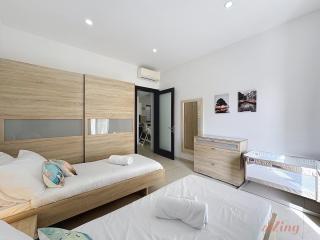 Top Sliema 3BR Balcony Gem - 3
