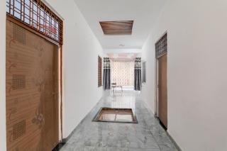 SPOT ON Royel Grand Hotel Nabedi - 8