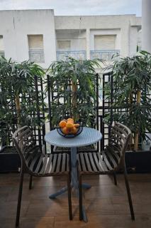 Captivating 2-Bed Apartment in Tunis - 7