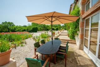 Domaine de Cascaret - sleeps 16 - July - August only - 3