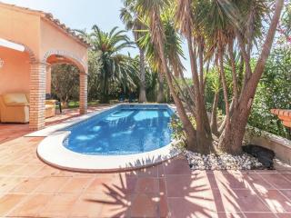 Relaxing Villa Steps from Beach - 5