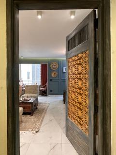 5 min to airport 2 king beds 45 min pyramids - 3