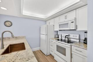 Your Perfect Island Getaway Awaits at Sundial H307! - 2