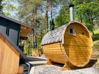 Secluded Romantic Cabin · Hot Tub & Barrel Sauna - 0
