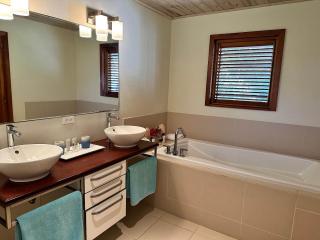 Your Private and Spacious 1 Bed Villa Escape - 7