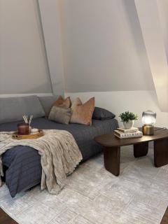 Penthouse Retreat - Southampton City Centre, Sleeps up to 4 & Free Allocated Parking! - 1