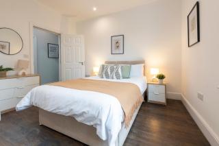 Spacious 2-Bed Retreat - Uni & LGI Location - 4