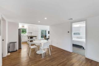 Jenkins Pond Beach Access with BBall Hoop & Grill, Bright Cape Cod Retreat near Jenkins Pond in Falmouth - Parking, Modern Retreat with Outdoor Space, 24 Hour Hospitality - 1
