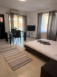 A G Studio Palas 4 - 8