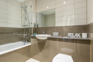 Honeybee - 9th Floor Apartment with Balcony Views - 4