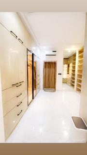 3Bedroom WiFi 247 Power in Lekki Smart Tv - 3