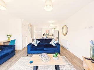 Rivoli Nightingale - 3 Bedroom Home, Free Parking, Central Derby and Station - 1