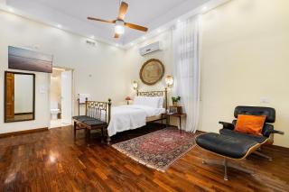 Historic Modern Home with Garden - 8