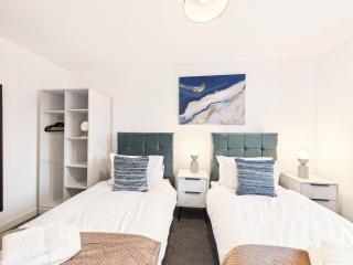 Rivoli Nightingale - 3 Bedroom Home, Free Parking, Central Derby and Station - 5