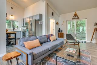 5 Mi to Mt Rainier Natl Park Gem with Lake Access - 5