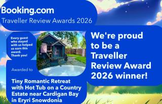 Tiny Romantic Retreat with Hot Tub on a Country Estate near Cardigan Bay in Eryri Snowdonia - 9