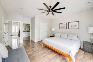 Hideaway Haven - Smith Mountain Lake Retreat, Dock, Kayaks and Fire Pit - 1