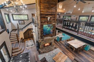 Copper Cowboy - Luxury Lodge, Private Dock, Hot Tub, Games - 9