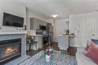 Spacious Townhouse in the Heart of the Mountains - 4