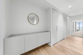 Modern 3 Bedroom Stay by the Coral Sea - Gold Coast - 2