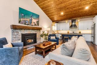Little Bridge Lodge - Storybook Stateline Oasis - 7