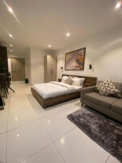 The Lennox, 2min drive from the airport - 3