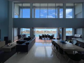 Sea Breeze Waterfront Retreat - Wallaroo Marina Frontage - 4