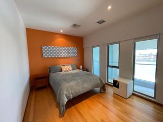 Sea Breeze Waterfront Retreat - Wallaroo Marina Frontage - 3