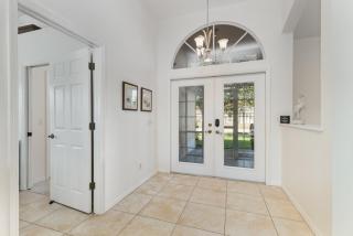 Casa de Coral - A Premier Waterfront Retreat in Cape Coral - 7