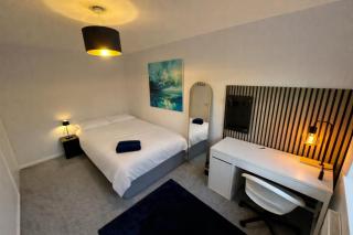 Serviced Accommodation, 3 Bed, allocated off road parking, Contractor Ready - 2