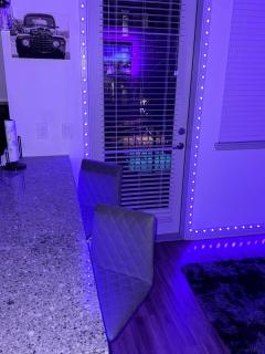 Luxurious 1B1B! Airport & Downtown! Free Parking - 7