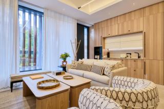Snob Suite - 5