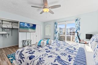 Stay at The Salty Palm! 2BR 15BA Sleeps 7 - 5