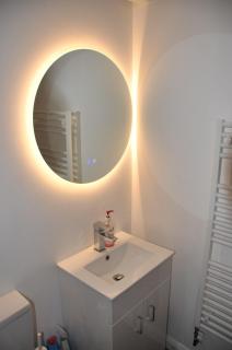 Bright & relaxed beach front studio flat - 2