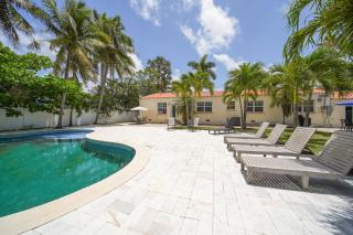 Hollywood Beach Bliss Villa Sleeps 10 - 0