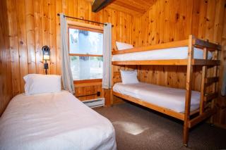 Traditional Cabin - Family Headquarter - 2 Bed Cabin - Fast Wi-Fi CB09 - 1
