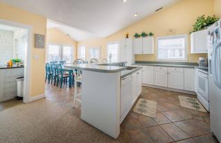High Cotton - Old Nags Head Place, Ocean View, 325 Yds to Beach, Elevator, Pool, Hot Tub, Tiki Bar - Nags Head - 5