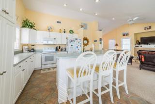 High Cotton - Old Nags Head Place, Ocean View, 325 Yds to Beach, Elevator, Pool, Hot Tub, Tiki Bar - Nags Head - 3