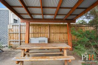 Townhouse with Shared Pool in Cowes - 2