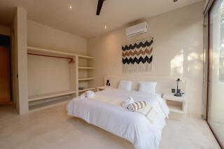 Luxury 2BR Retreat with Private Rooftop - Holistika - 9